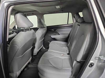 2024 Toyota Highlander Hybrid XLE