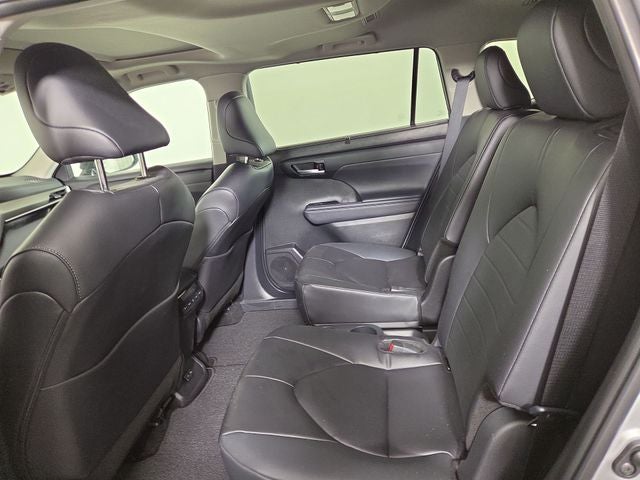 2024 Toyota Highlander Hybrid XLE