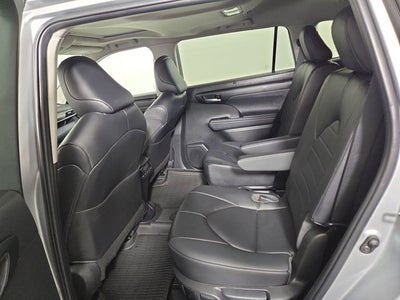 2023 Toyota Highlander Hybrid XLE