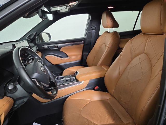 2023 Toyota Highlander Platinum