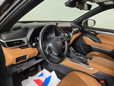 2023 Toyota Highlander Platinum