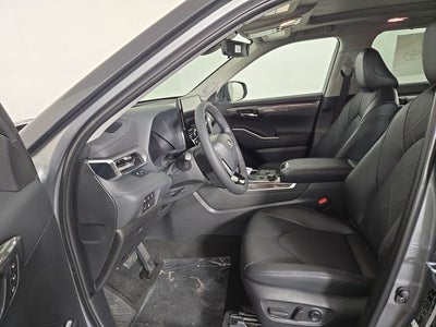 2025 Toyota Highlander Platinum