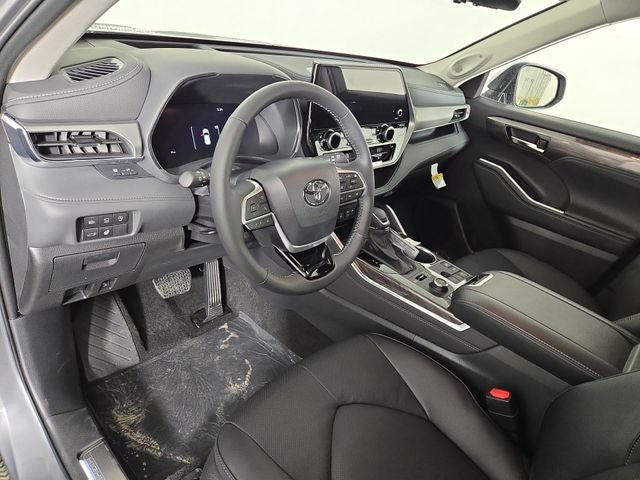 2025 Toyota Highlander Platinum