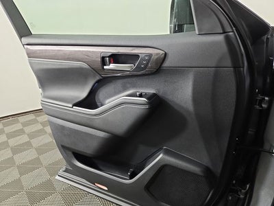 2025 Toyota Highlander Platinum