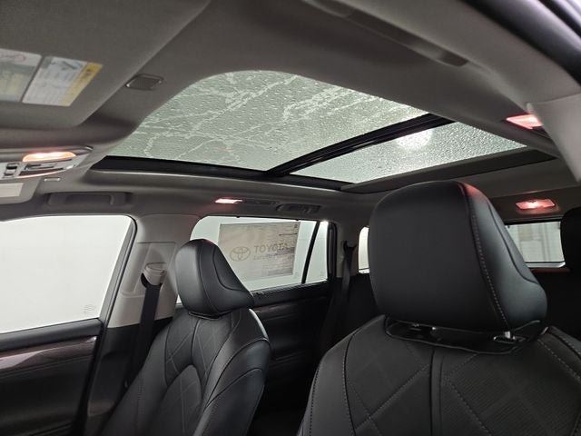 2025 Toyota Highlander Platinum