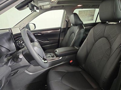 2025 Toyota Highlander Platinum