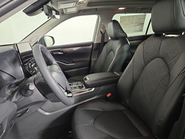 2025 Toyota Highlander Platinum