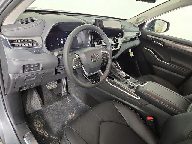 2025 Toyota Highlander Platinum