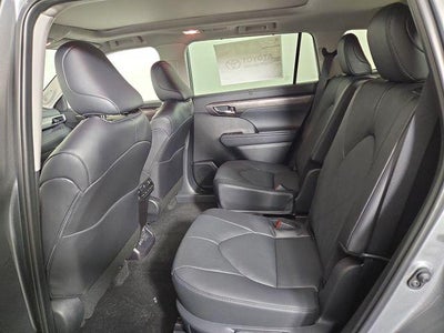 2025 Toyota Highlander Platinum