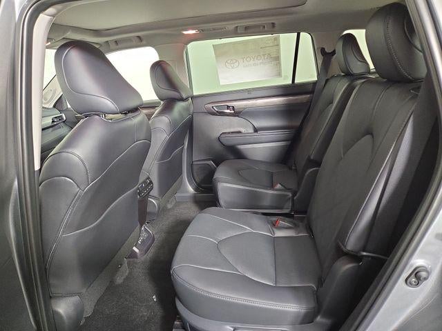 2025 Toyota Highlander Platinum