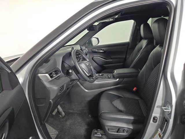 2025 Toyota Highlander XSE