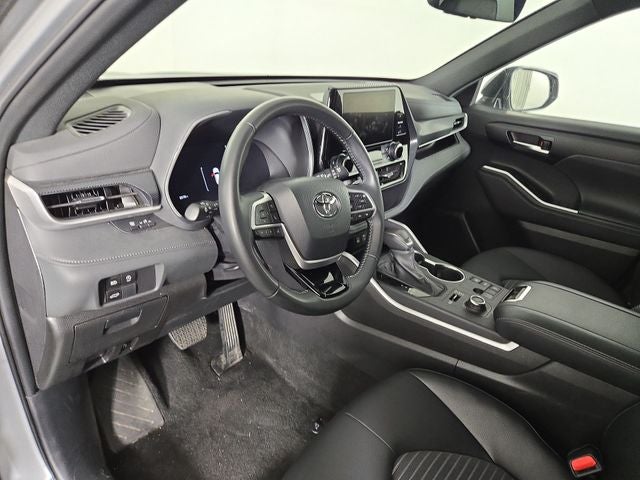 2025 Toyota Highlander XSE