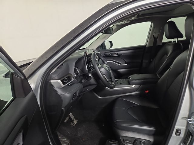2025 Toyota Highlander XLE