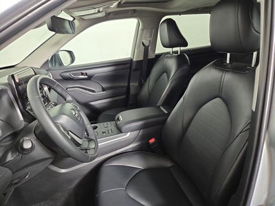 2025 Toyota Highlander XLE