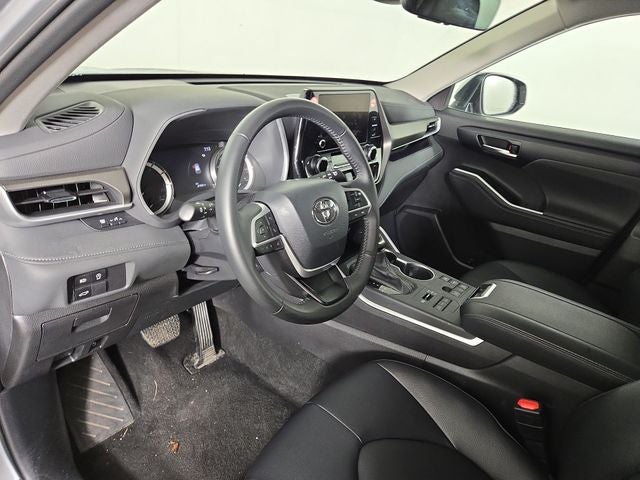 2025 Toyota Highlander XLE