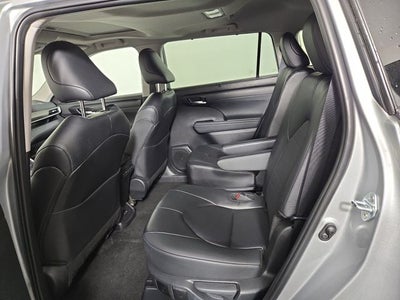 2025 Toyota Highlander XLE