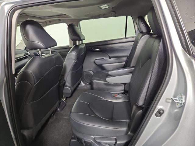 2025 Toyota Highlander XLE