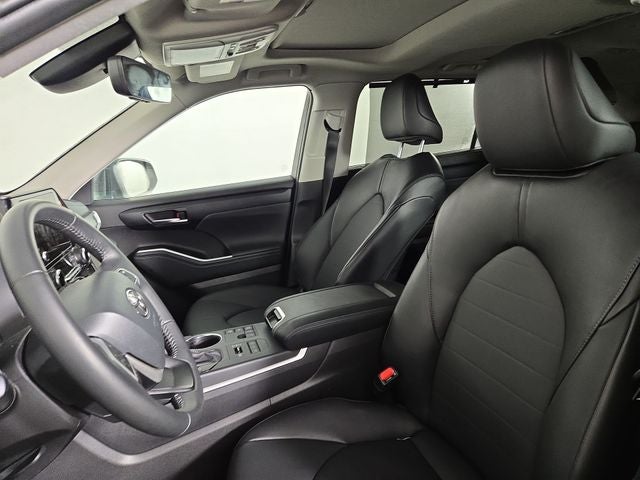 2025 Toyota Highlander XLE