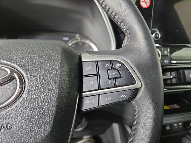 2025 Toyota Highlander XLE