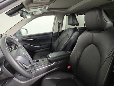 2025 Toyota Highlander XLE