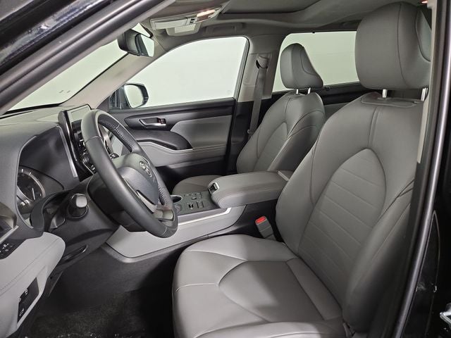 2025 Toyota Highlander XLE