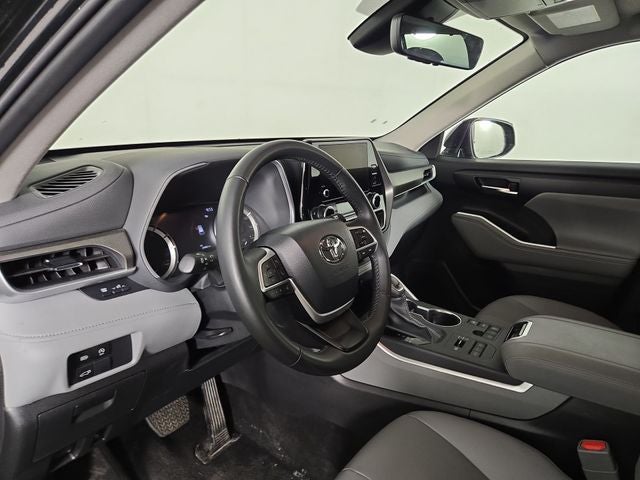 2025 Toyota Highlander XLE
