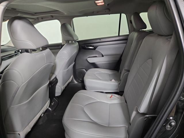 2025 Toyota Highlander XLE