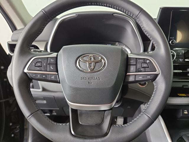 2025 Toyota Highlander XLE