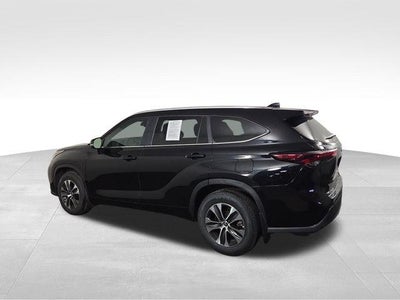 2025 Toyota Highlander XLE