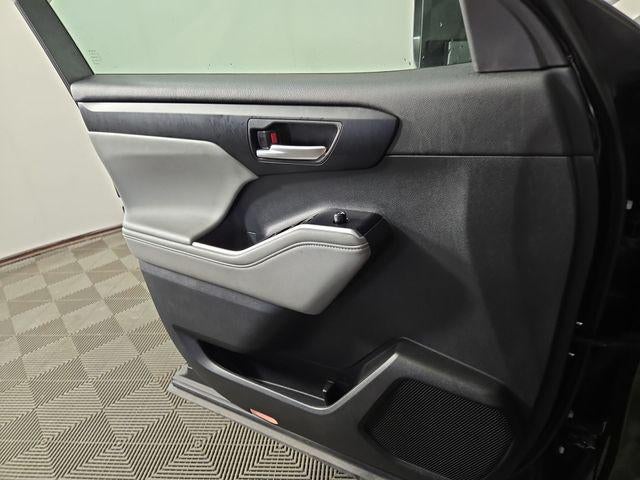 2025 Toyota Highlander XLE