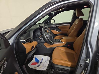 2024 Toyota Highlander Platinum
