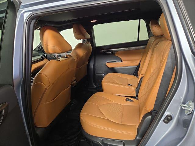 2024 Toyota Highlander Platinum