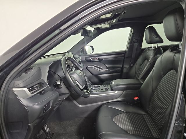 2025 Toyota Highlander XSE
