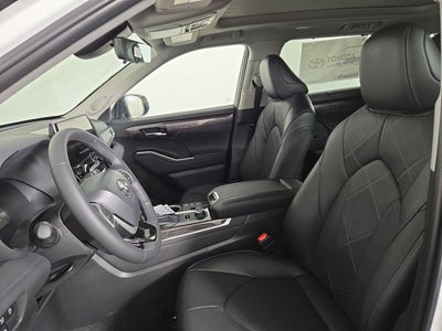 2025 Toyota Highlander Platinum