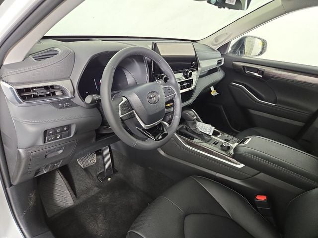 2025 Toyota Highlander Platinum