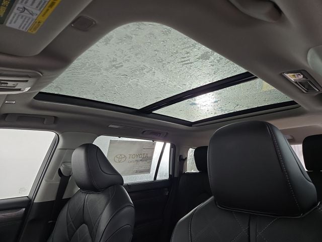 2025 Toyota Highlander Platinum
