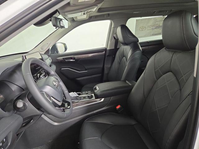 2025 Toyota Highlander Platinum