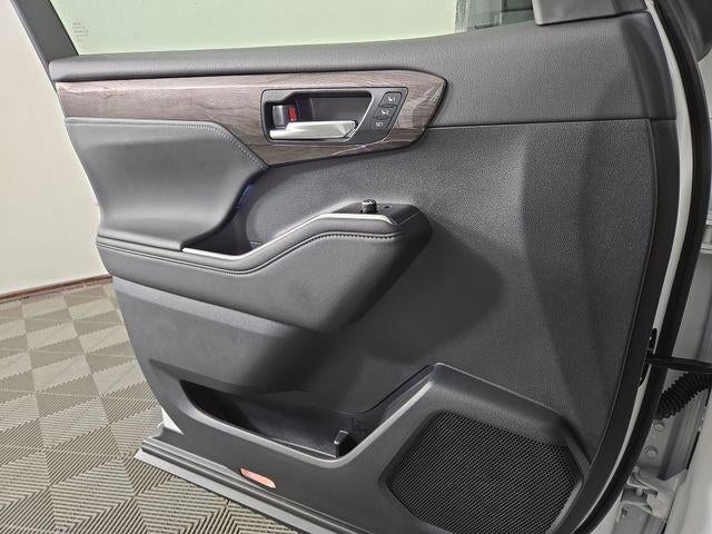 2025 Toyota Highlander Platinum