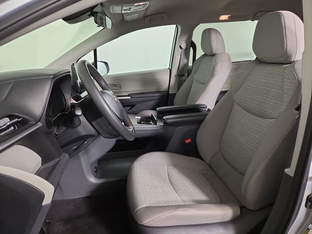 2023 Toyota Sienna LE 8 Passenger