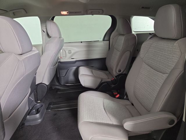 2023 Toyota Sienna LE 8 Passenger