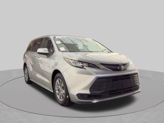 2023 Toyota Sienna LE 8 Passenger