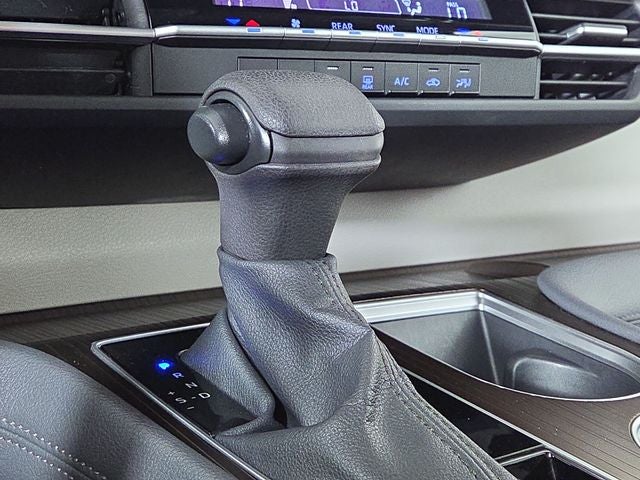 2023 Toyota Sienna LE 8 Passenger