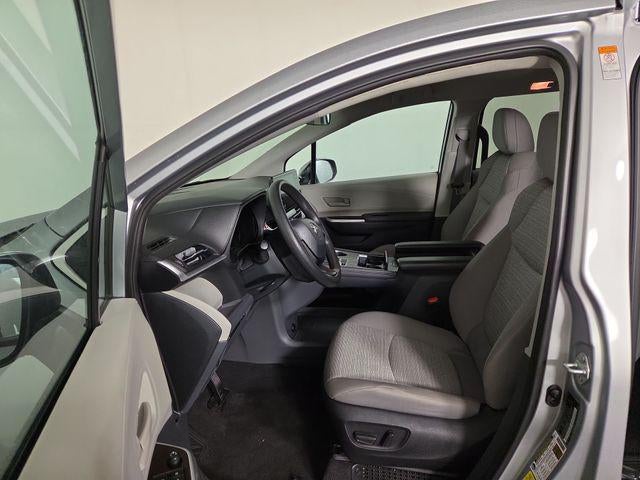 2023 Toyota Sienna LE 8 Passenger