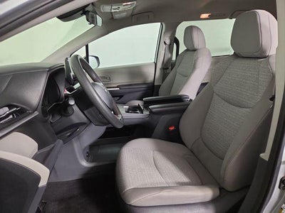 2023 Toyota Sienna LE 8 Passenger