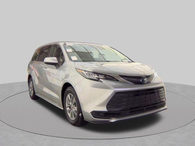 2023 Toyota Sienna LE 8 Passenger
