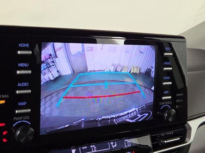 2023 Toyota Sienna LE 8 Passenger