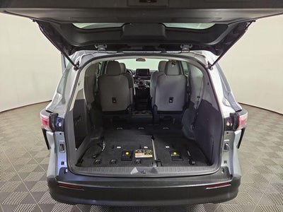 2023 Toyota Sienna LE 8 Passenger