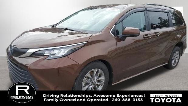 2023 Toyota Sienna LE 8 Passenger