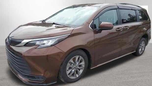 2023 Toyota Sienna LE 8 Passenger