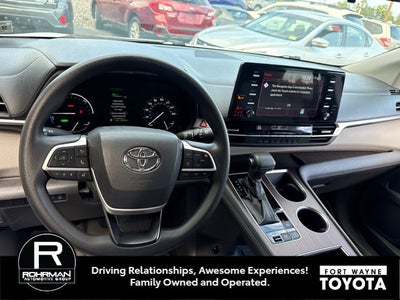 2021 Toyota Sienna LE 8 Passenger